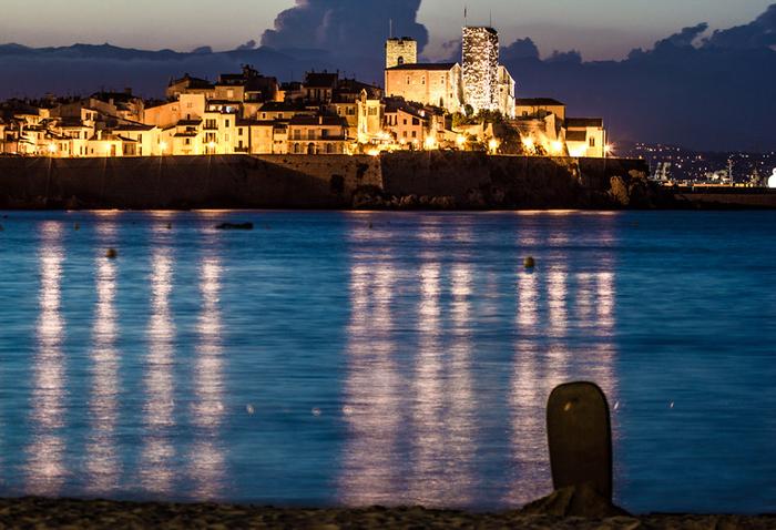 ANTIBES - Immobilier - CENTURY 21 Roi Soleil  - Antibes de nuit