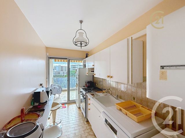 Appartement F3 à vendre - 3 pièces - 70.59 m2 - ANTIBES - 06 - PROVENCE-ALPES-COTE-D-AZUR - Century 21 Roi Soleil