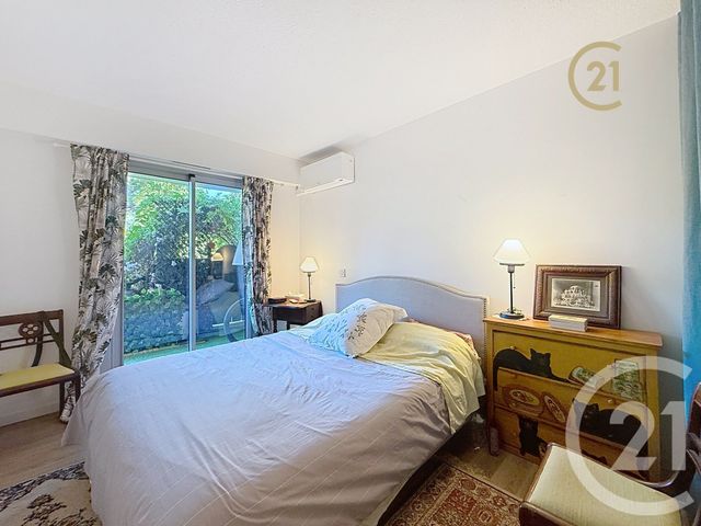 Afficher la photo en grand Appartement à vendre - 3 pièces - 78.36 m2 - ANTIBES - 06 - PROVENCE-ALPES-COTE-D-AZUR - Century 21 Roi Soleil