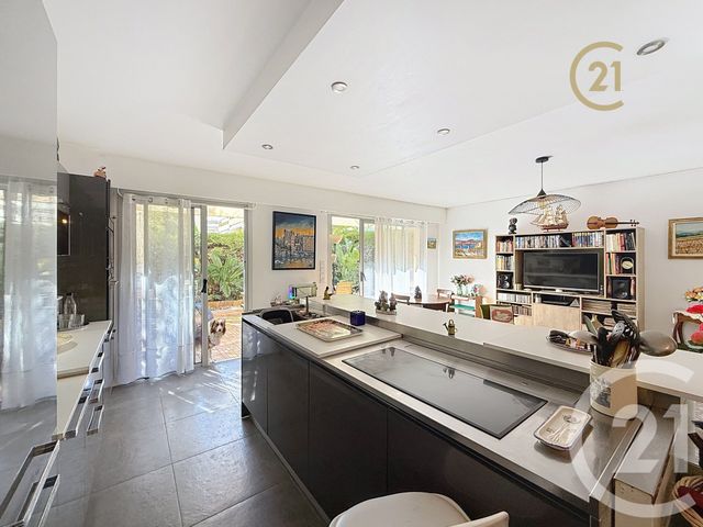 Afficher la photo en grand Appartement à vendre - 3 pièces - 78.36 m2 - ANTIBES - 06 - PROVENCE-ALPES-COTE-D-AZUR - Century 21 Roi Soleil