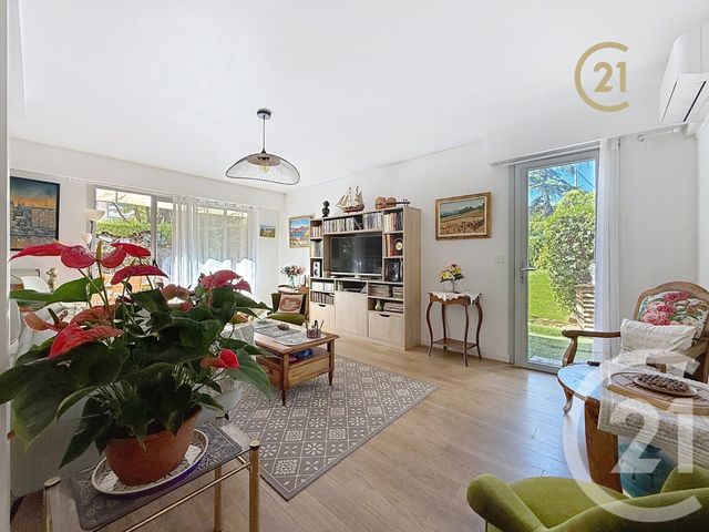 Afficher la photo en grand Appartement à vendre - 3 pièces - 78.36 m2 - ANTIBES - 06 - PROVENCE-ALPES-COTE-D-AZUR - Century 21 Roi Soleil