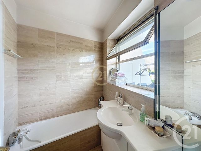 Afficher la photo en grand Appartement F4 à vendre - 4 pièces - 134.39 m2 - CANNES - 06 - PROVENCE-ALPES-COTE-D-AZUR - Century 21 Roi Soleil