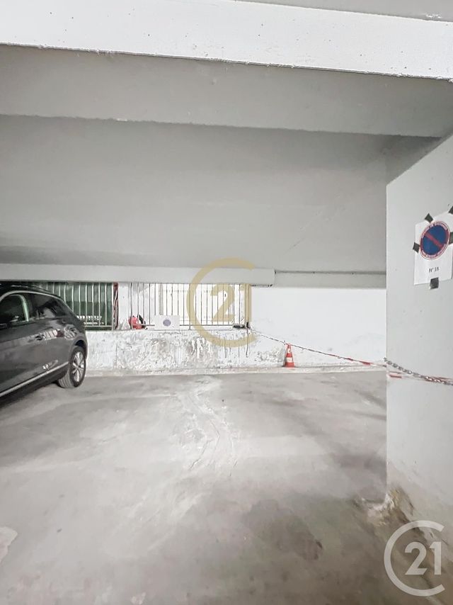 parking à louer - 12.5 m2 - JUAN LES PINS - 06 - PROVENCE-ALPES-COTE-D-AZUR - Century 21 Roi Soleil