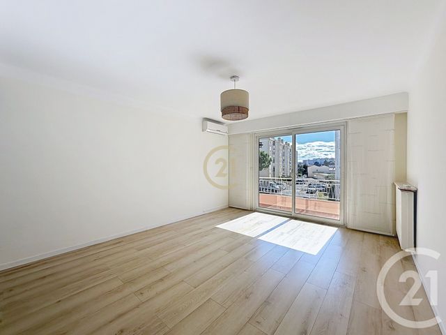 Appartement F2 à louer - 2 pièces - 47.19 m2 - ANTIBES - 06 - PROVENCE-ALPES-COTE-D-AZUR - Century 21 Roi Soleil