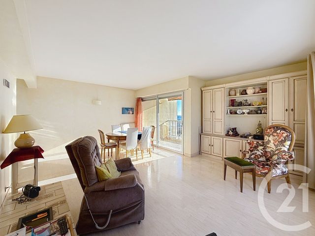 Appartement F4 à vendre - 4 pièces - 93.08 m2 - ANTIBES - 06 - PROVENCE-ALPES-COTE-D-AZUR - Century 21 Roi Soleil