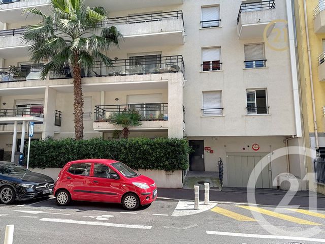 parking - JUAN LES PINS - 06