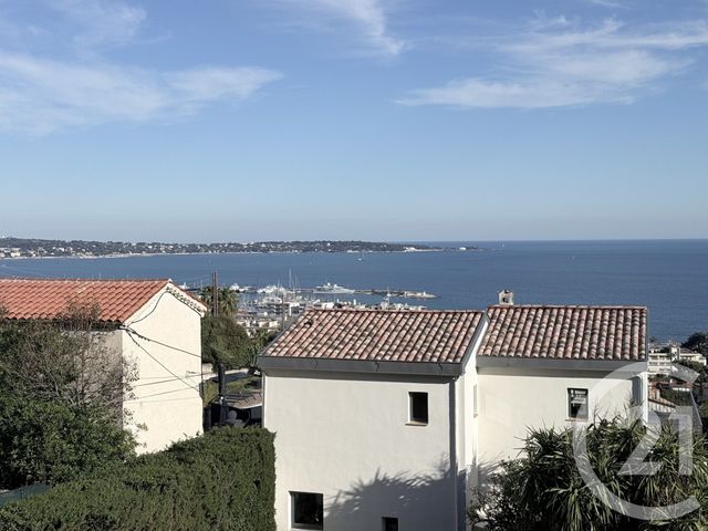 maison à vendre - 7 pièces - 144.74 m2 - VALLAURIS - 06 - PROVENCE-ALPES-COTE-D-AZUR - Century 21 Roi Soleil