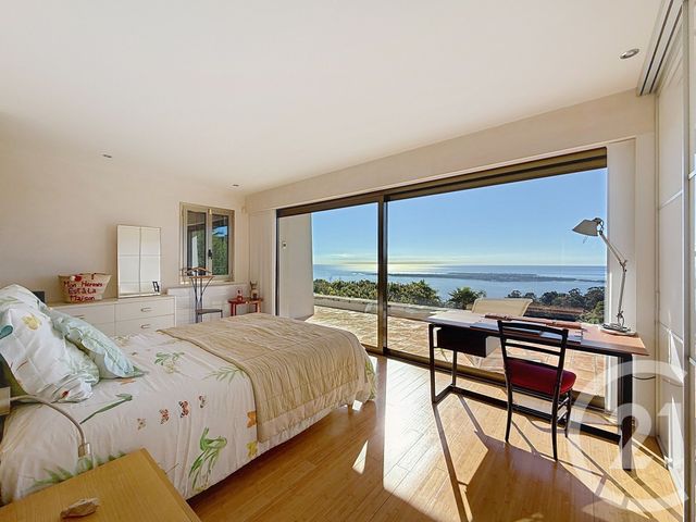 maison à vendre - 7 pièces - 230.0 m2 - VALLAURIS - 06 - PROVENCE-ALPES-COTE-D-AZUR - Century 21 Roi Soleil