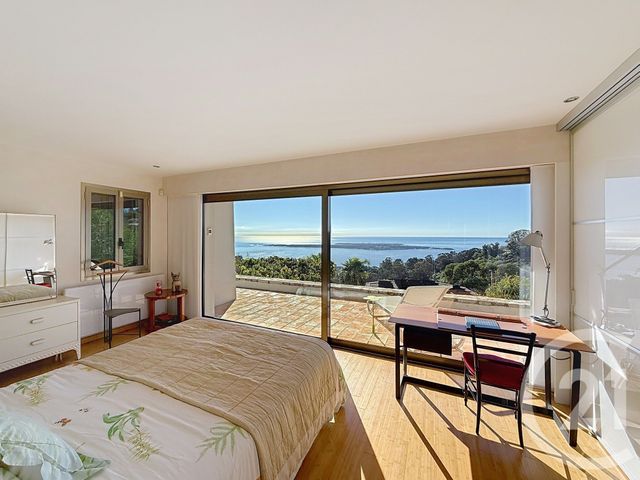 maison à vendre - 7 pièces - 230.0 m2 - VALLAURIS - 06 - PROVENCE-ALPES-COTE-D-AZUR - Century 21 Roi Soleil