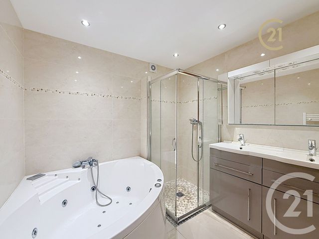 maison à vendre - 6 pièces - 201.97 m2 - ANTIBES - 06 - PROVENCE-ALPES-COTE-D-AZUR - Century 21 Roi Soleil