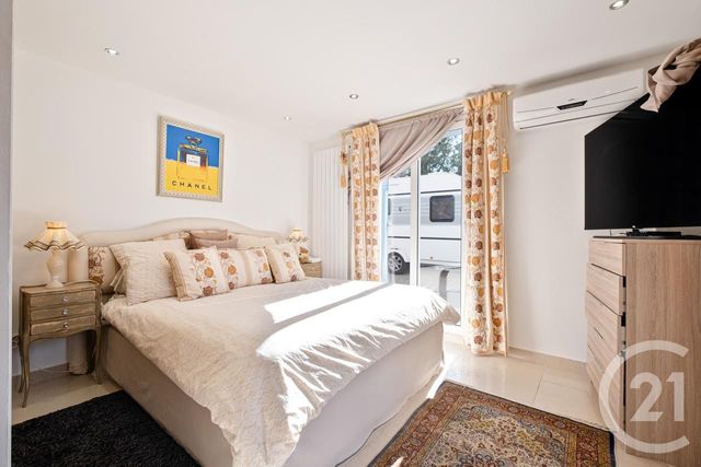 maison à vendre - 6 pièces - 201.97 m2 - ANTIBES - 06 - PROVENCE-ALPES-COTE-D-AZUR - Century 21 Roi Soleil