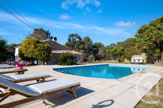maison à vendre - 6 pièces - 201.97 m2 - ANTIBES - 06 - PROVENCE-ALPES-COTE-D-AZUR - Century 21 Roi Soleil