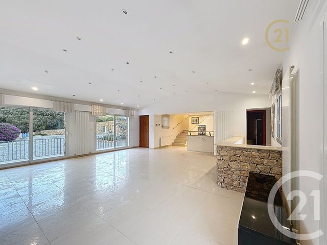 maison à vendre - 6 pièces - 201.97 m2 - ANTIBES - 06 - PROVENCE-ALPES-COTE-D-AZUR - Century 21 Roi Soleil