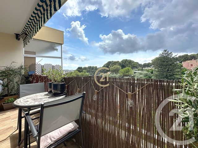 Afficher la photo en grand Appartement F3 à vendre - 3 pièces - 70.0 m2 - LE CANNET - 06 - PROVENCE-ALPES-COTE-D-AZUR - Century 21 Roi Soleil