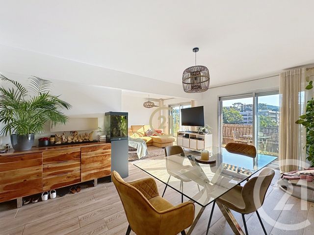 Afficher la photo en grand Appartement F3 à vendre - 3 pièces - 70.0 m2 - LE CANNET - 06 - PROVENCE-ALPES-COTE-D-AZUR - Century 21 Roi Soleil
