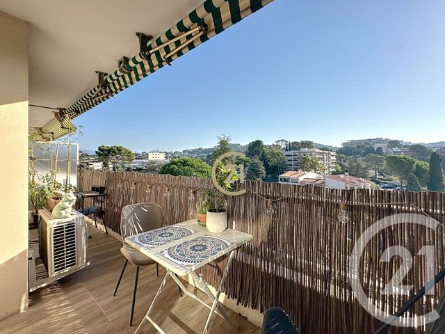 Afficher la photo en grand Appartement F3 à vendre - 3 pièces - 70.0 m2 - LE CANNET - 06 - PROVENCE-ALPES-COTE-D-AZUR - Century 21 Roi Soleil