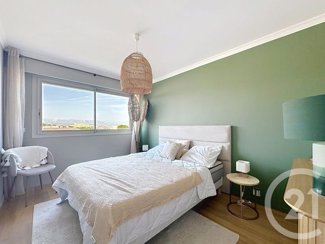 Appartement F3 à vendre - 3 pièces - 66.89 m2 - ANTIBES - 06 - PROVENCE-ALPES-COTE-D-AZUR - Century 21 Roi Soleil