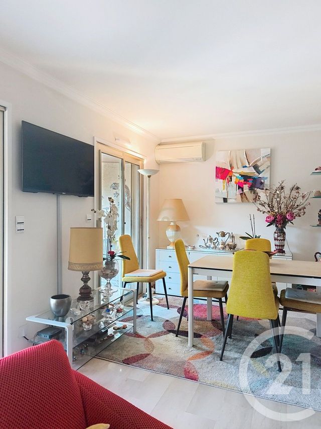 Appartement F3 à vendre - 3 pièces - 64.3 m2 - VALLAURIS - 06 - PROVENCE-ALPES-COTE-D-AZUR - Century 21 Roi Soleil