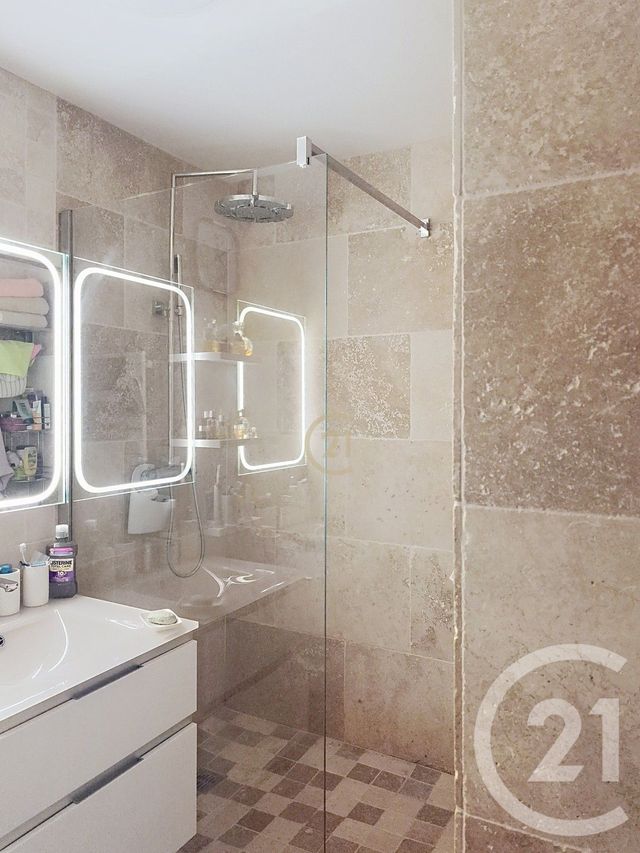 Appartement F3 à vendre - 3 pièces - 64.3 m2 - VALLAURIS - 06 - PROVENCE-ALPES-COTE-D-AZUR - Century 21 Roi Soleil