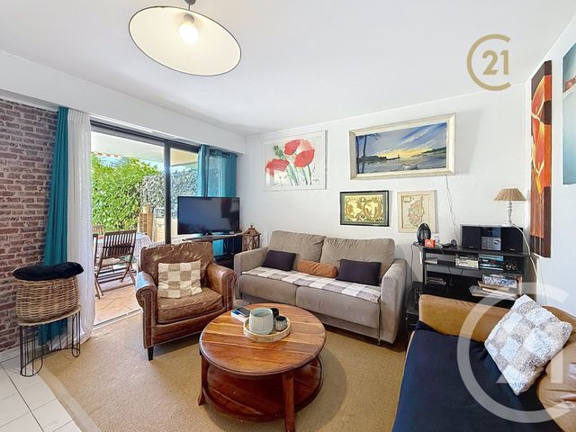 Afficher la photo en grand Appartement F3 à vendre - 3 pièces - 53.71 m2 - ANTIBES - 06 - PROVENCE-ALPES-COTE-D-AZUR - Century 21 Roi Soleil