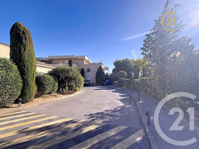 Afficher la photo en grand Appartement F3 à vendre - 3 pièces - 53.71 m2 - ANTIBES - 06 - PROVENCE-ALPES-COTE-D-AZUR - Century 21 Roi Soleil