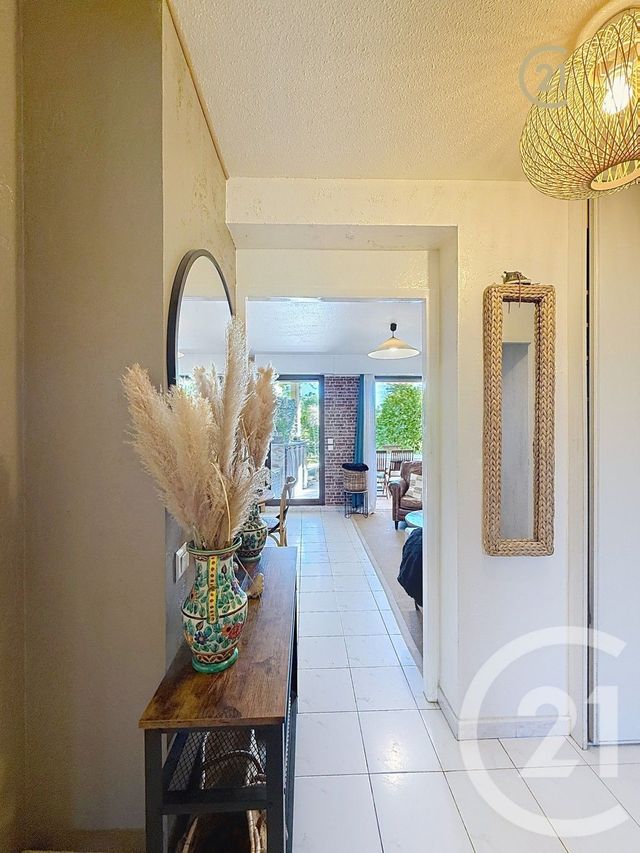 Afficher la photo en grand Appartement F3 à vendre - 3 pièces - 53.71 m2 - ANTIBES - 06 - PROVENCE-ALPES-COTE-D-AZUR - Century 21 Roi Soleil