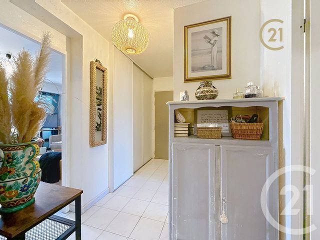 Afficher la photo en grand Appartement F3 à vendre - 3 pièces - 53.71 m2 - ANTIBES - 06 - PROVENCE-ALPES-COTE-D-AZUR - Century 21 Roi Soleil