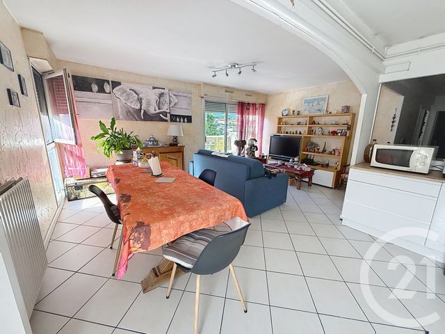 Appartement F3 à vendre - 3 pièces - 61.56 m2 - ANTIBES - 06 - PROVENCE-ALPES-COTE-D-AZUR - Century 21 Roi Soleil