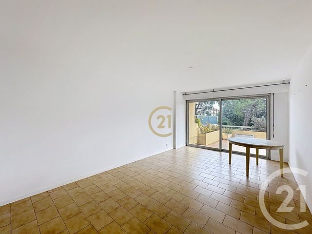 Appartement F2 à louer - 2 pièces - 50.9 m2 - ANTIBES - 06 - PROVENCE-ALPES-COTE-D-AZUR - Century 21 Roi Soleil
