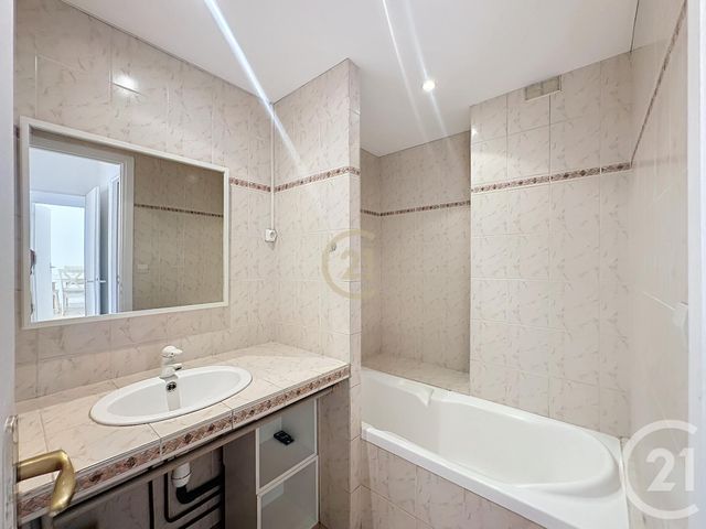 Appartement F2 à louer - 2 pièces - 50.9 m2 - ANTIBES - 06 - PROVENCE-ALPES-COTE-D-AZUR - Century 21 Roi Soleil