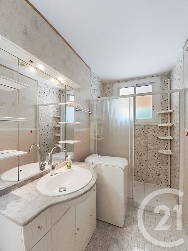 Appartement F2 à vendre - 2 pièces - 37.57 m2 - ANTIBES - 06 - PROVENCE-ALPES-COTE-D-AZUR - Century 21 Roi Soleil