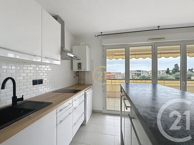 Appartement à louer - 2 pièces - 49.0 m2 - ANTIBES - 06 - PROVENCE-ALPES-COTE-D-AZUR - Century 21 Roi Soleil