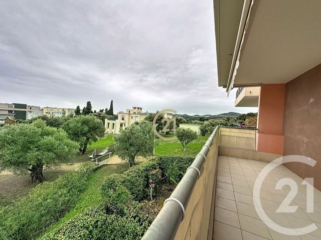 Appartement à louer - 2 pièces - 49.0 m2 - ANTIBES - 06 - PROVENCE-ALPES-COTE-D-AZUR - Century 21 Roi Soleil