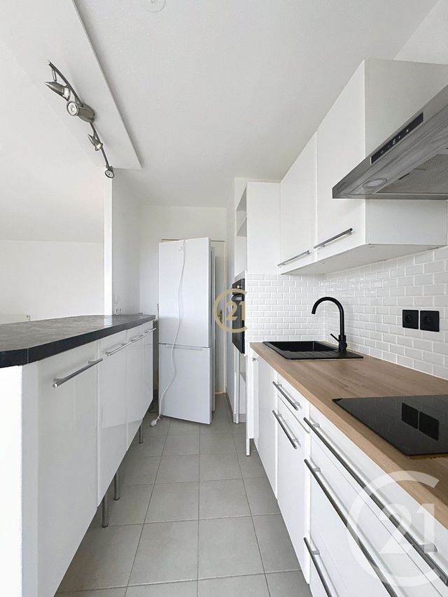 Appartement à louer - 2 pièces - 49.0 m2 - ANTIBES - 06 - PROVENCE-ALPES-COTE-D-AZUR - Century 21 Roi Soleil