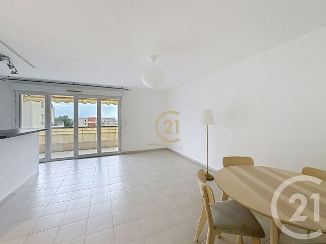 Appartement à louer - 2 pièces - 49.0 m2 - ANTIBES - 06 - PROVENCE-ALPES-COTE-D-AZUR - Century 21 Roi Soleil