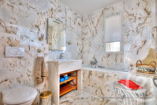 Appartement F4 à vendre - 4 pièces - 125.13 m2 - ANTIBES - 06 - PROVENCE-ALPES-COTE-D-AZUR - Century 21 Roi Soleil