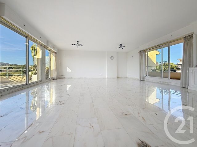 Appartement F4 à vendre - 4 pièces - 125.13 m2 - ANTIBES - 06 - PROVENCE-ALPES-COTE-D-AZUR - Century 21 Roi Soleil