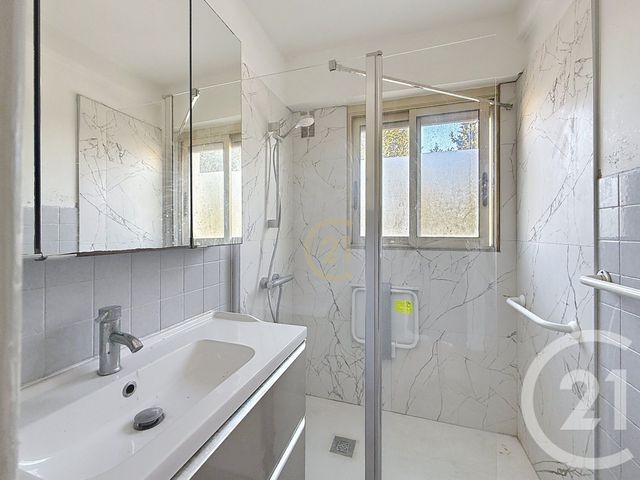Appartement F2 à vendre - 2 pièces - 42.64 m2 - ANTIBES - 06 - PROVENCE-ALPES-COTE-D-AZUR - Century 21 Roi Soleil