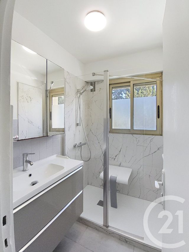 Appartement F2 à vendre - 2 pièces - 42.64 m2 - ANTIBES - 06 - PROVENCE-ALPES-COTE-D-AZUR - Century 21 Roi Soleil