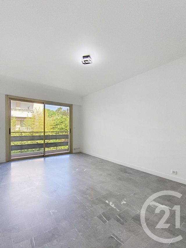 Appartement F2 à vendre - 2 pièces - 42.64 m2 - ANTIBES - 06 - PROVENCE-ALPES-COTE-D-AZUR - Century 21 Roi Soleil