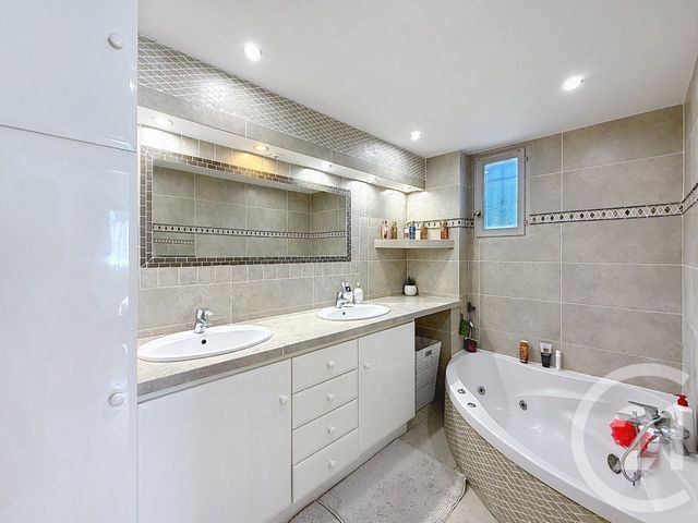 maison à vendre - 5 pièces - 111.49 m2 - ANTIBES - 06 - PROVENCE-ALPES-COTE-D-AZUR - Century 21 Roi Soleil