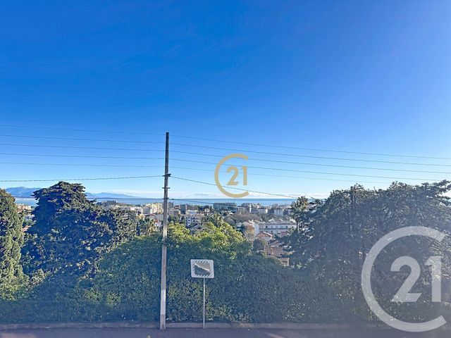 Appartement F3 à louer - 3 pièces - 92.54 m2 - ANTIBES - 06 - PROVENCE-ALPES-COTE-D-AZUR - Century 21 Roi Soleil