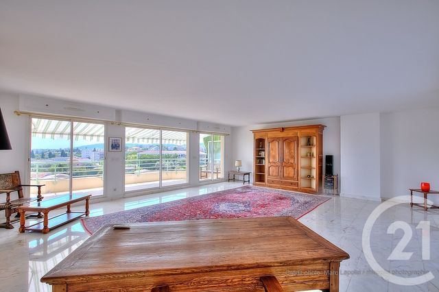 Appartement F4 à louer - 4 pièces - 125.13 m2 - ANTIBES - 06 - PROVENCE-ALPES-COTE-D-AZUR - Century 21 Roi Soleil