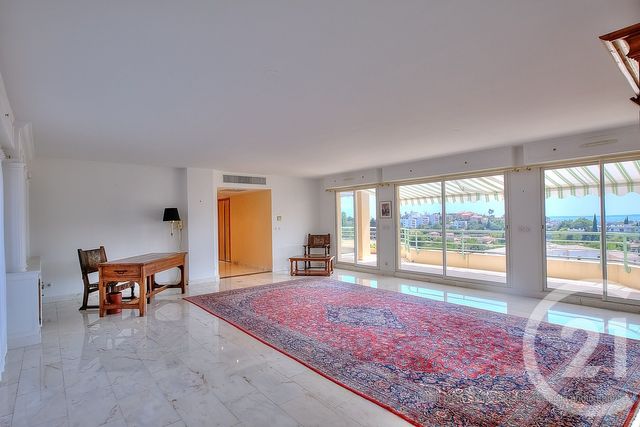 Appartement F4 à louer - 4 pièces - 125.13 m2 - ANTIBES - 06 - PROVENCE-ALPES-COTE-D-AZUR - Century 21 Roi Soleil