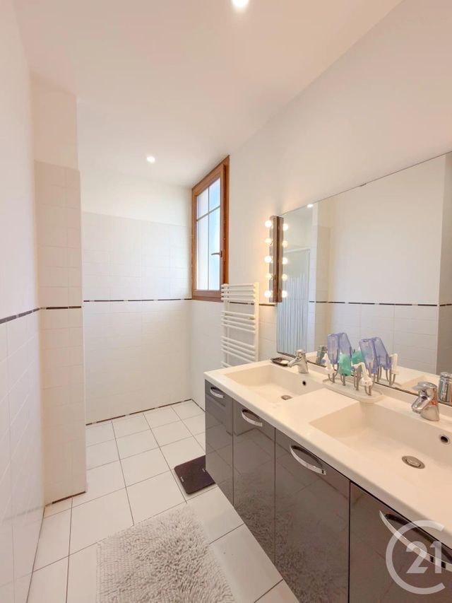 maison à vendre - 5 pièces - 113.0 m2 - LE GOLFE JUAN - 06 - PROVENCE-ALPES-COTE-D-AZUR - Century 21 Roi Soleil