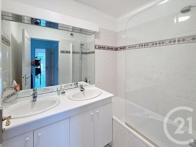 Appartement F3 à vendre - 3 pièces - 57.07 m2 - ANTIBES - 06 - PROVENCE-ALPES-COTE-D-AZUR - Century 21 Roi Soleil