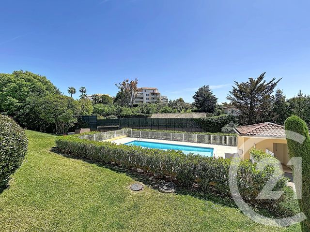 Appartement F3 à vendre - 3 pièces - 57.07 m2 - ANTIBES - 06 - PROVENCE-ALPES-COTE-D-AZUR - Century 21 Roi Soleil