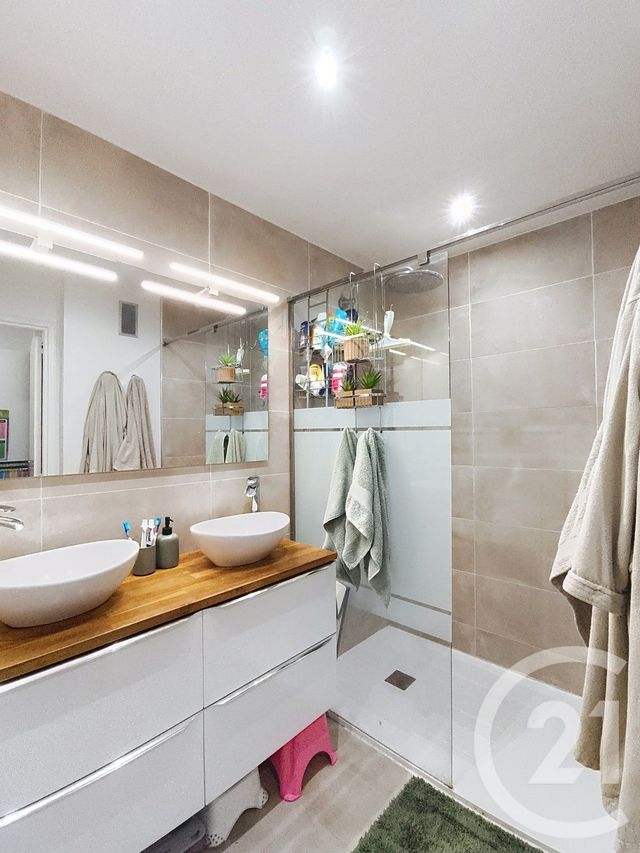 Appartement F3 à vendre - 3 pièces - 68.75 m2 - ANTIBES - 06 - PROVENCE-ALPES-COTE-D-AZUR - Century 21 Roi Soleil