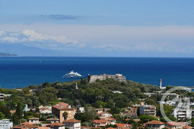 Appartement F3 à vendre - 3 pièces - 74.44 m2 - ANTIBES - 06 - PROVENCE-ALPES-COTE-D-AZUR - Century 21 Roi Soleil