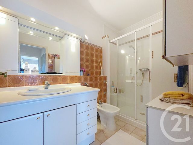 Appartement F3 à vendre - 3 pièces - 74.44 m2 - ANTIBES - 06 - PROVENCE-ALPES-COTE-D-AZUR - Century 21 Roi Soleil